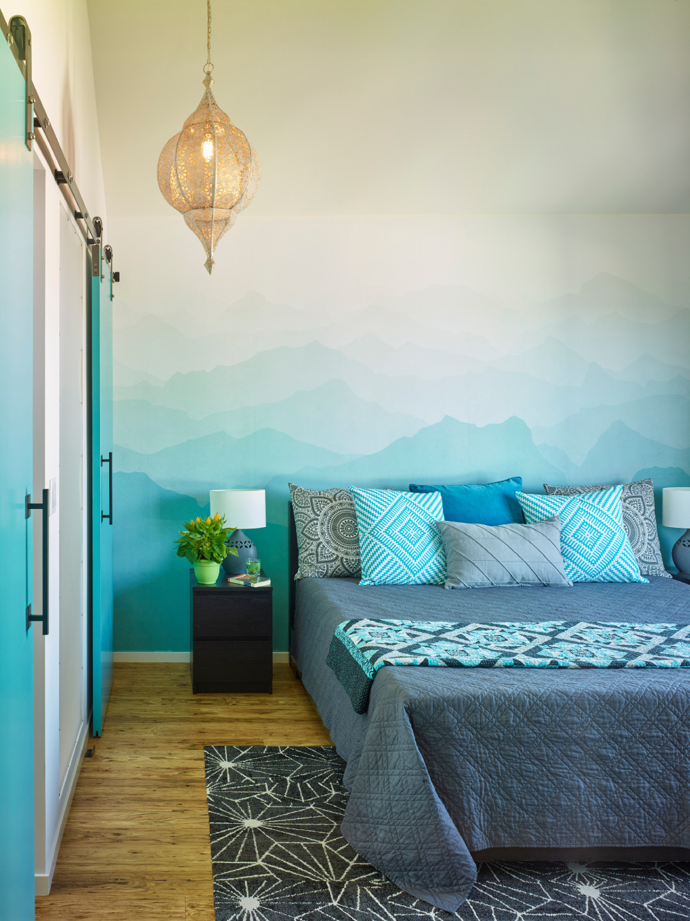 1-37-4 Colors That Go With Turquoise for a Room Decor
