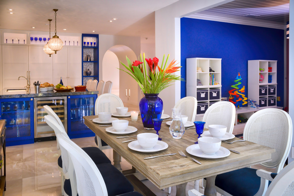 1-52-1 Colors That Go With Royal Blue When Decorating a Room