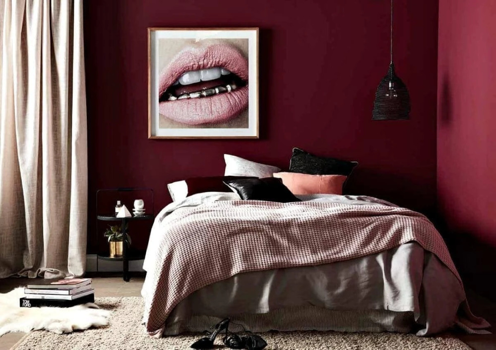 1-53-4 Colors That Go With Maroon When Decorating a Room