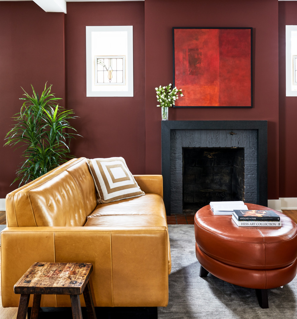 1-59-2 Colors That Go With Maroon When Decorating a Room