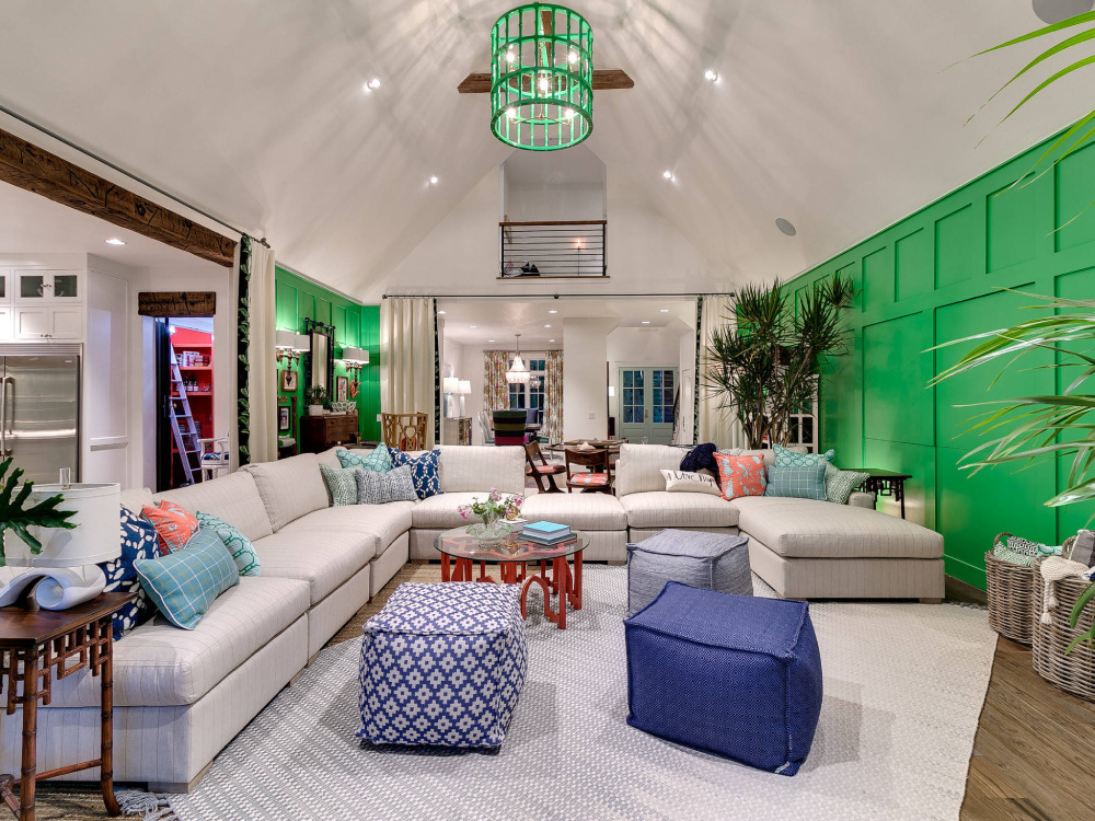 1-7-3 Colors That Go With Emerald Green In Your Home Decor