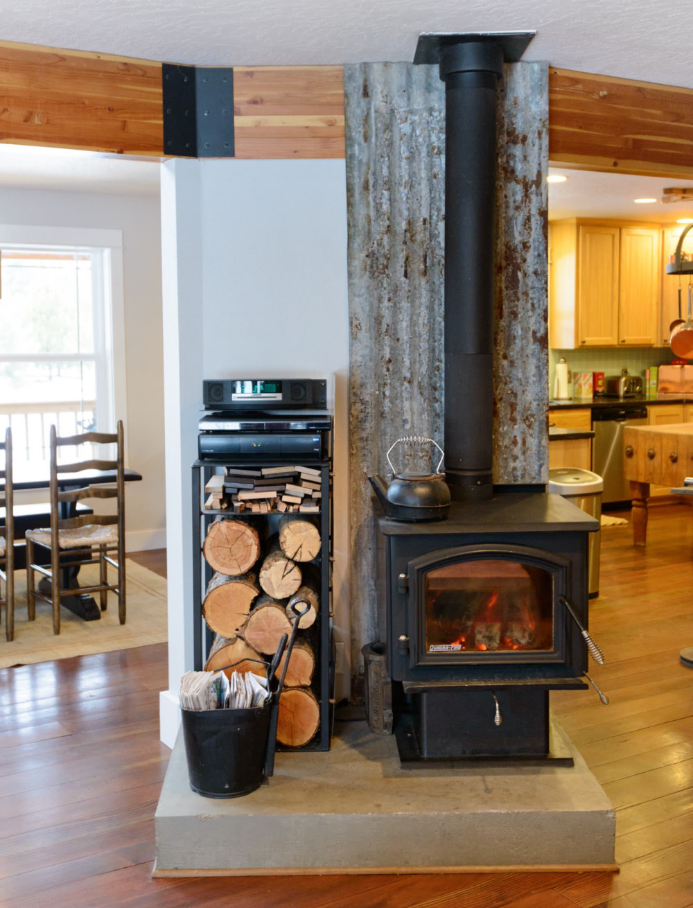 1-25-1 What to put behind a wood burning stove: neat ideas