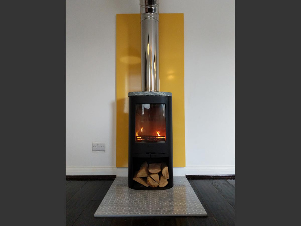 1-27-1 What to put behind a wood burning stove: neat ideas
