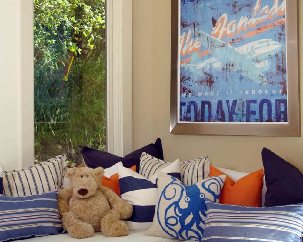 14 Dreamy Decor: Throw Pillow Ideas for Your Bed
