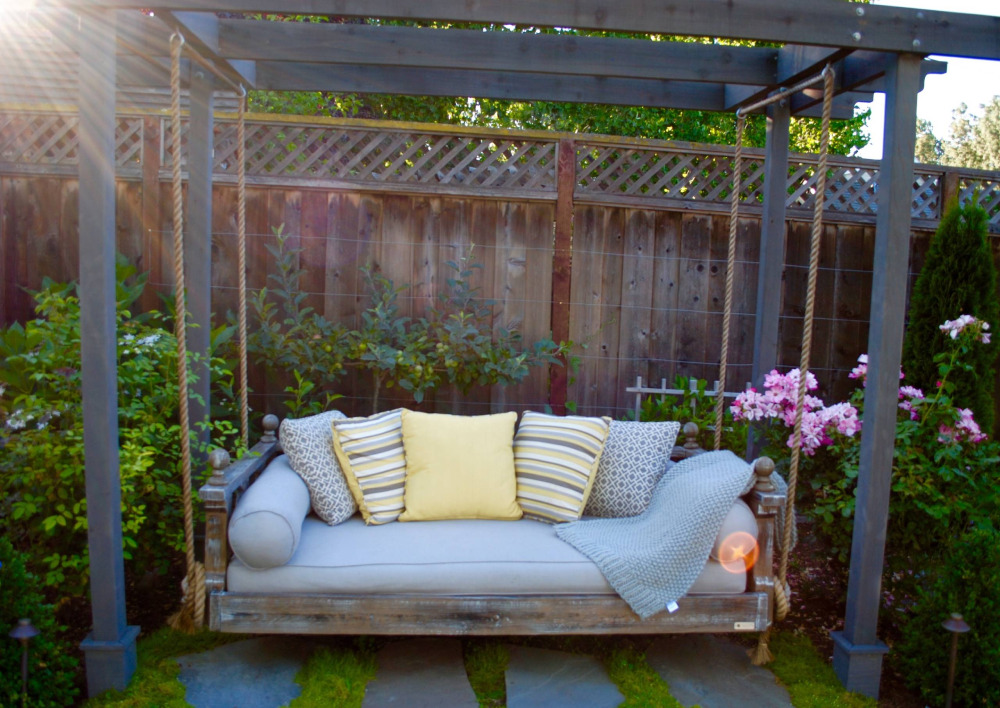 1-36 Charming Shabby Chic Garden Ideas You Can Try