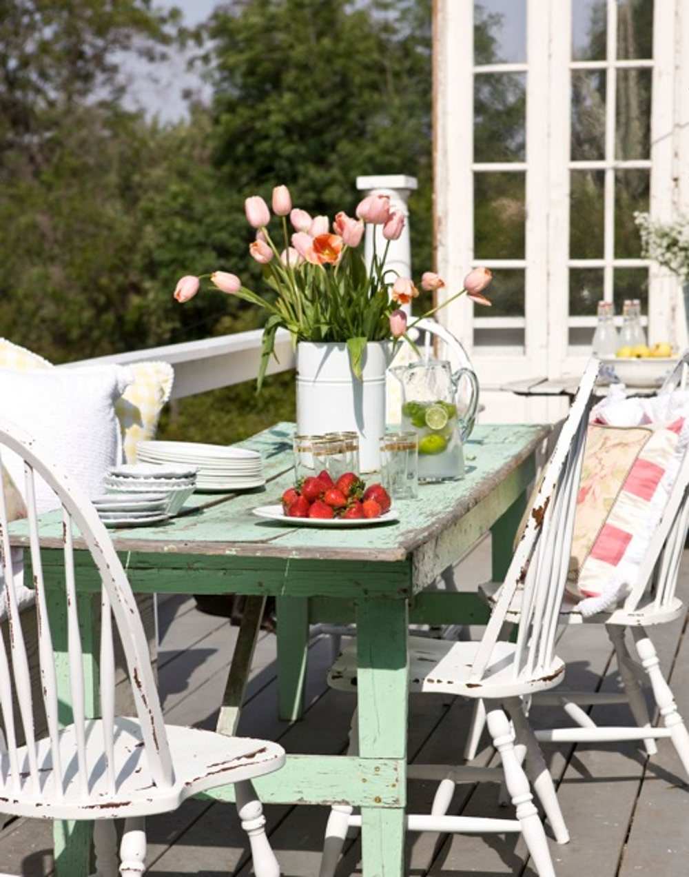 1 Rustic Charm Outdoors: Shabby Chic Patio Ideas